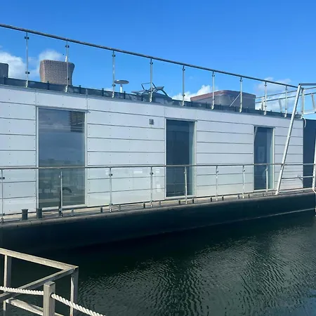 Houseboat With In Casa vacanze *