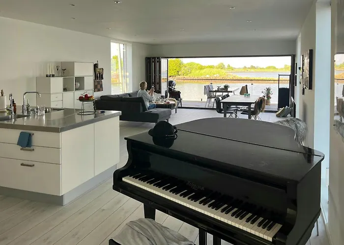 Casa vacanze Houseboat With In